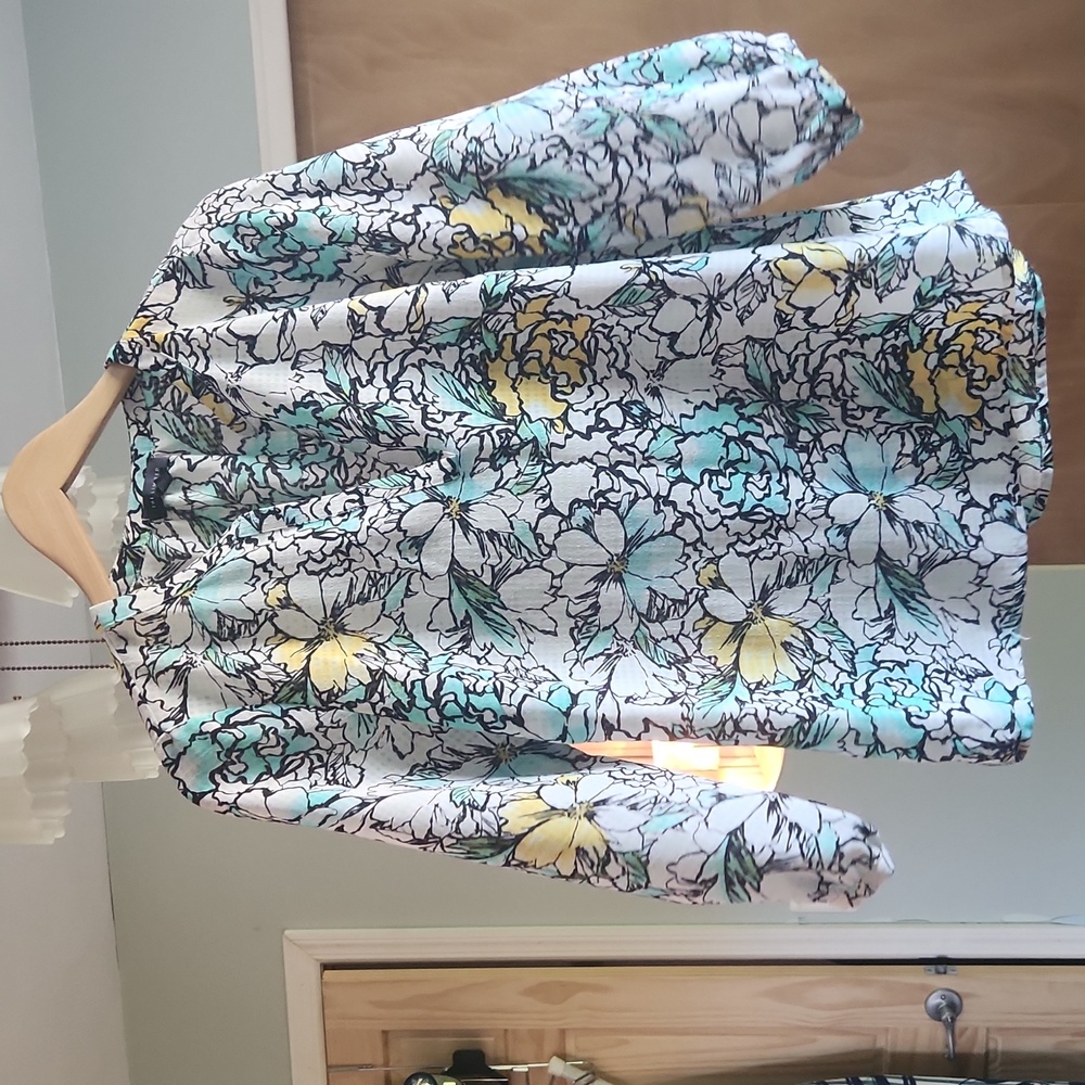 Floral blouse sz S